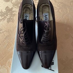 Women’s size 7 shoes